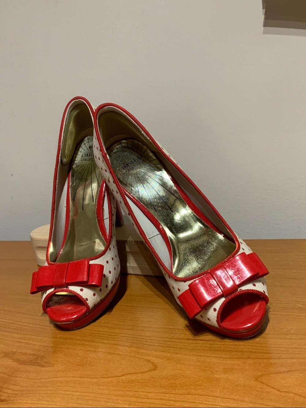 Red and White Peep-Toe Polka Dotted Bow Pumps - Women's Fashion Playform Heels